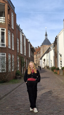 Vivien zoekt een Kamer / Huurwoning / Studio / Appartement in Leiden