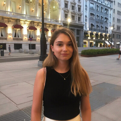 María  zoekt een Kamer / Studio in Leiden