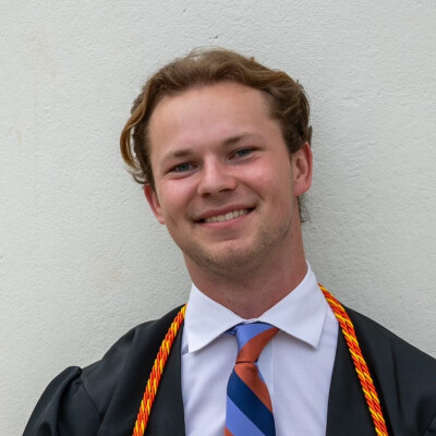 Pearce zoekt een Kamer in Leiden